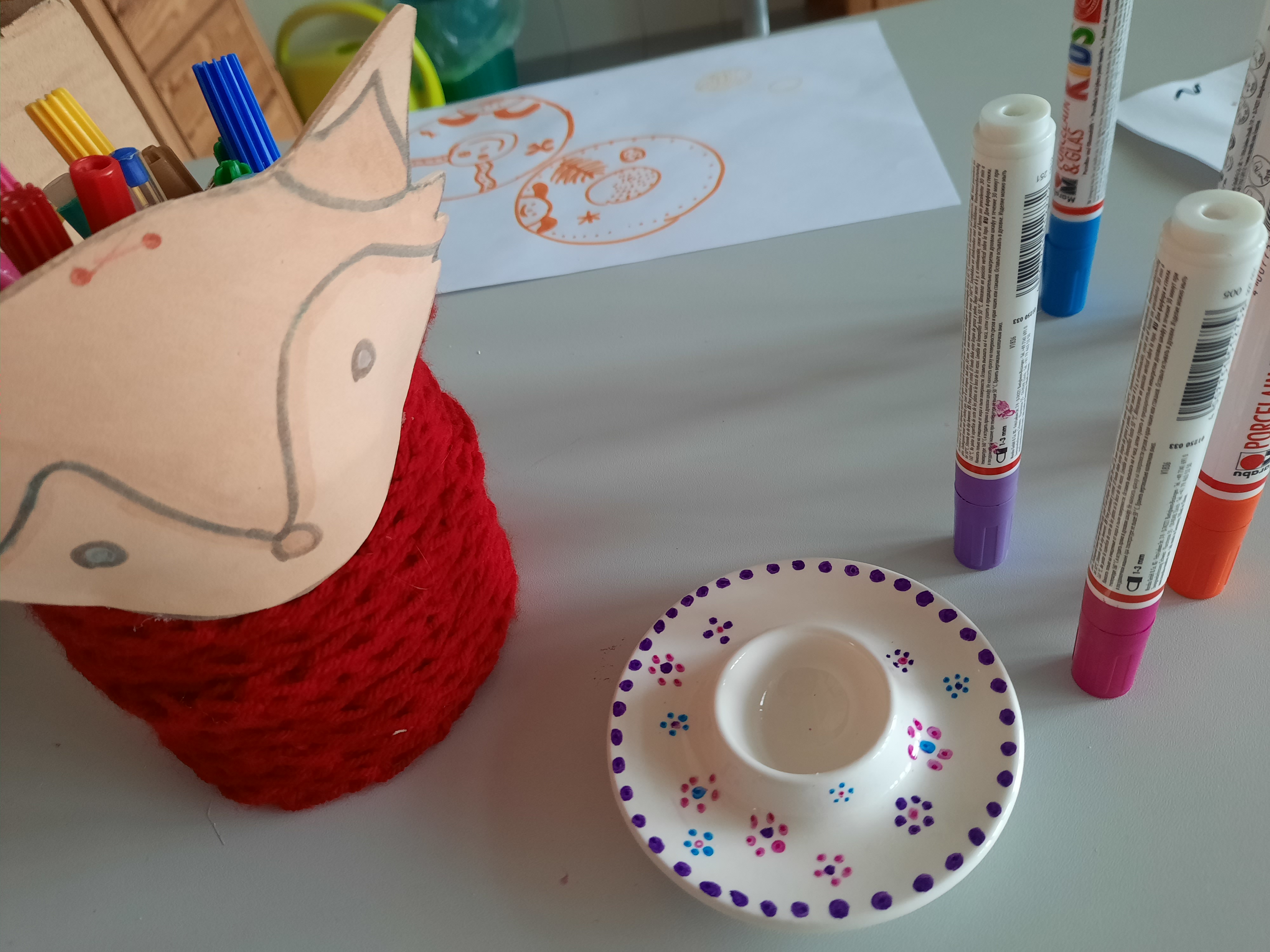 Eierbecher für ein buntes Osterfrühstück